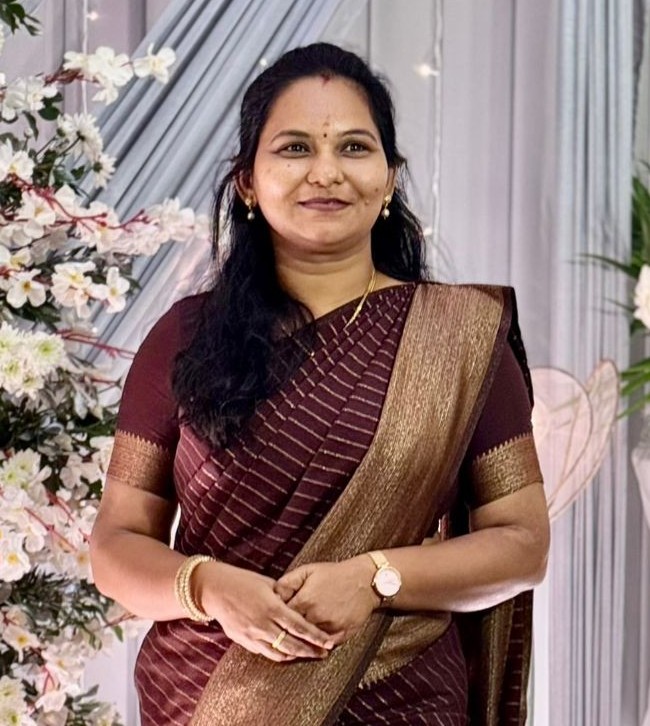 Vanitha – Founder & Lead Makeup Artist